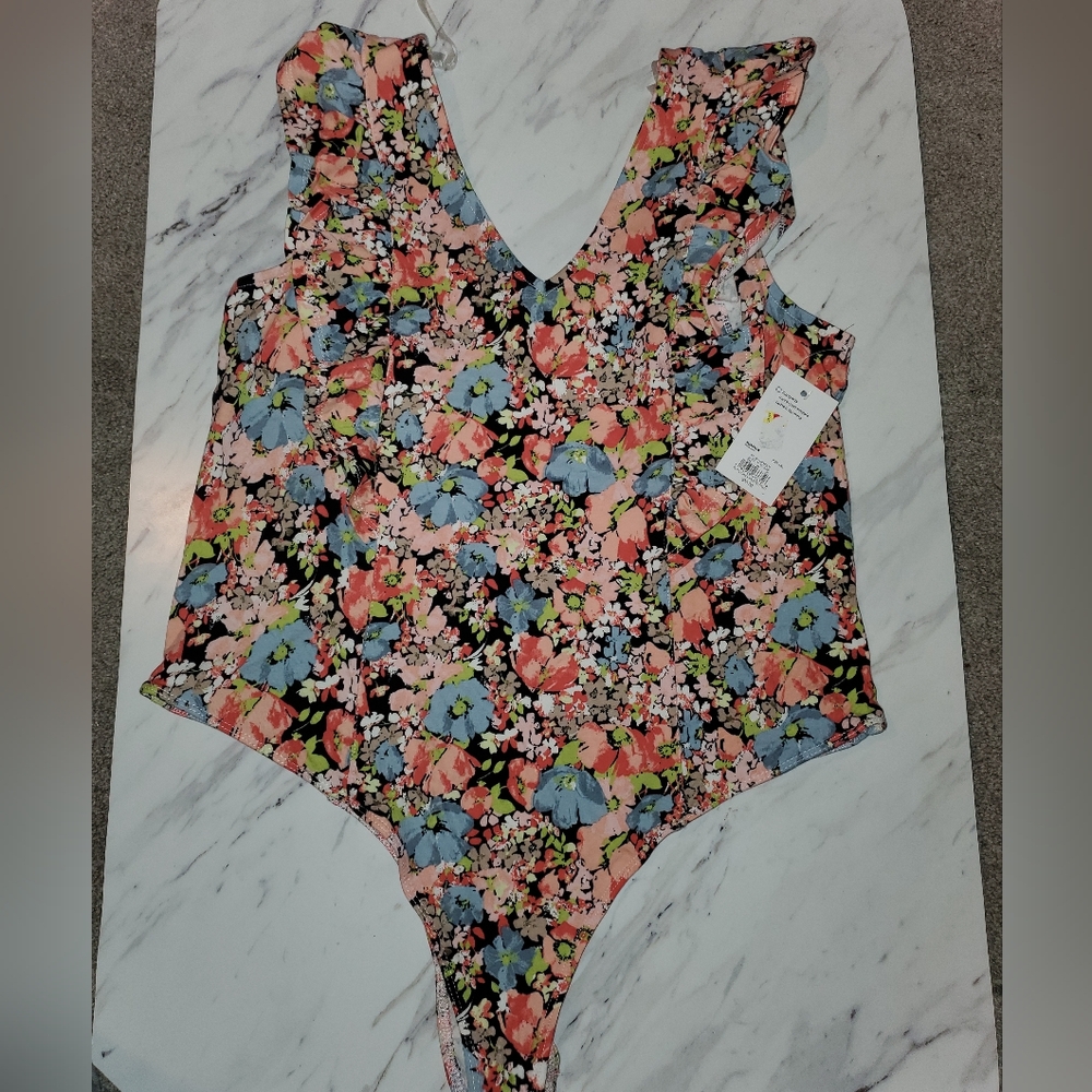 NWT Junior Women Floral Bodysuit Size 2Xl